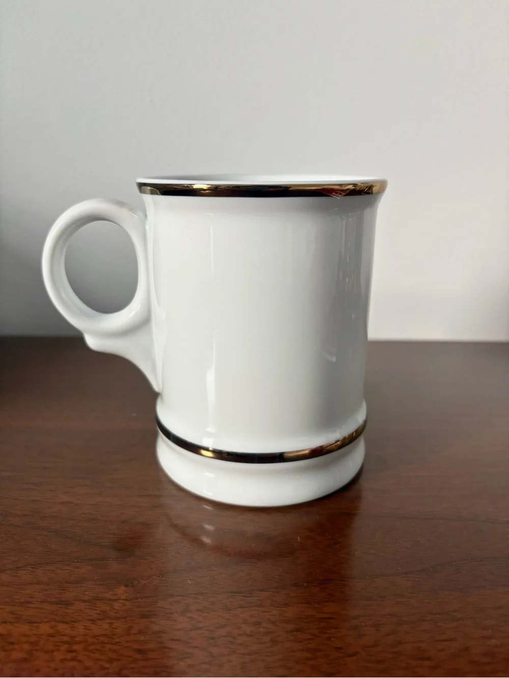 Williams Sonoma monogram “L” White Ceramic Mug with Gold Accents perfect!